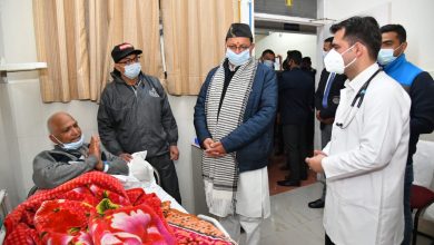 Photo of हिमालयन हॉस्पिटल जौलीग्रांट पहुंचकर सीएम धामी ने RSS व्यवस्था प्रमुख संपूर्णानंद थपलियाल का जाना हालचाल