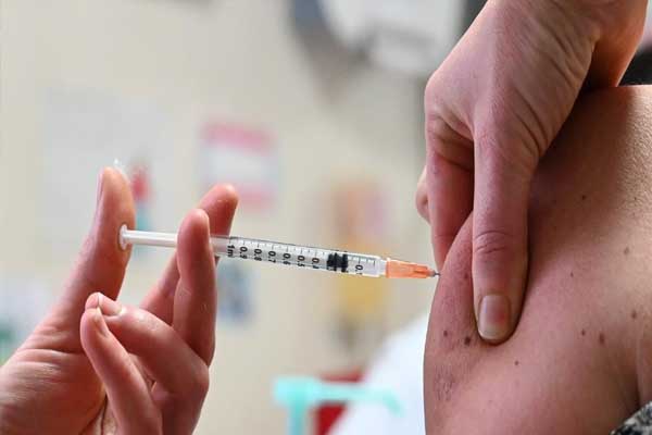 कोविड टीकाकरण में 219.21 करोड़ से अधिक टीके लगे – Dastak Times | National  Hindi Magazine