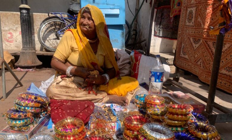Photo of पुष्कर की महिलाओं के लिए आय का माध्यम है इंडोणी