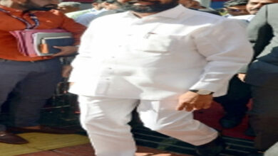Photo of एमवीए का ‘भूमि-घोटाले’ को लेकर हल्ला बोल, CM शिंदे के इस्तीफे की मांग