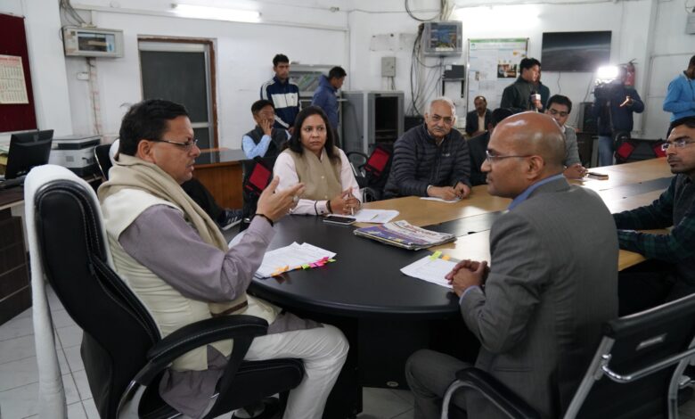 Photo of CM धामी ने आपदा प्रबंधन केंद्र में लिया वर्षा से उत्पन्न स्थिति का जायजा, प्रदेश में हो रही लगातार बारिश के दृष्टिगत अधिकारियों को दिये सतर्क रहने के निर्देश