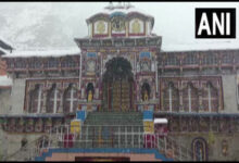 Photo of उत्तराखंड : बद्रीनाथ धाम में हुई ताजा बर्फबारी, 27 अप्रैल से खुलेंगे बद्रीनाथ के कपाट