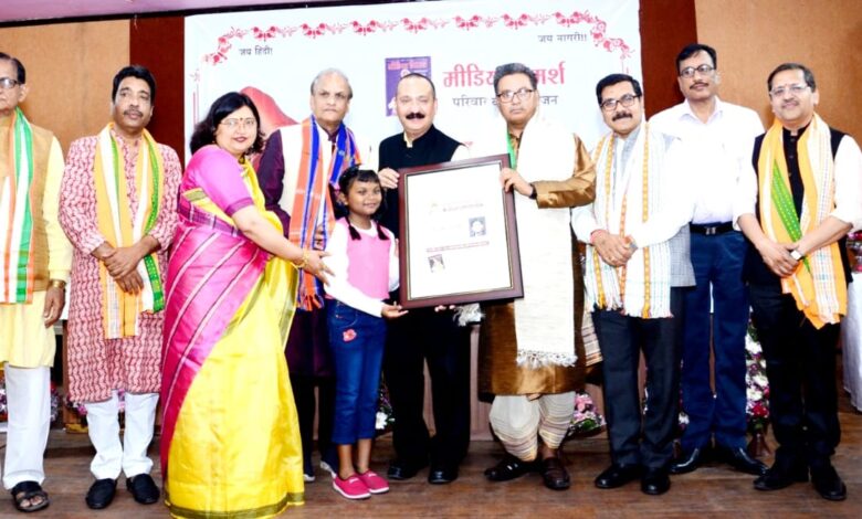 Photo of संस्कार देती है साहित्यिक पत्रकारिता : गिरीश पंकज