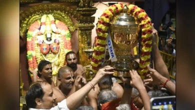 Photo of आईपीएल 2023 का ख़िताब जीतने के बाद चेन्नई के तिरुपति मंदिर में हुई ‘ट्रॉफी’ की खास पूजा