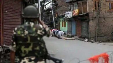 Photo of जम्मू-कश्मीर के शोपियां में बिहार के तीन श्रमिकों पर आतंकियों ने बरसाई गोली, अस्पताल में भर्ती