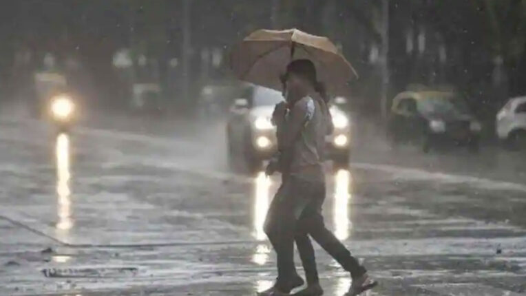 Photo of महाराष्ट्र के ठाणे सहित इन हिस्सों में आज भारी बारिश, मौसम विभाग ने जारी किया येलो अलर्ट