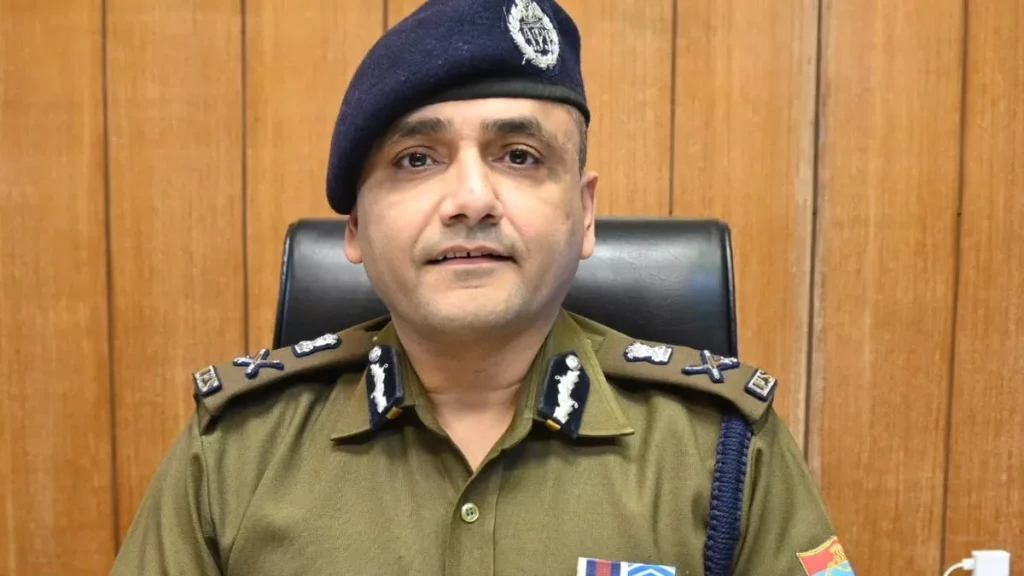 ips abhinav kumar